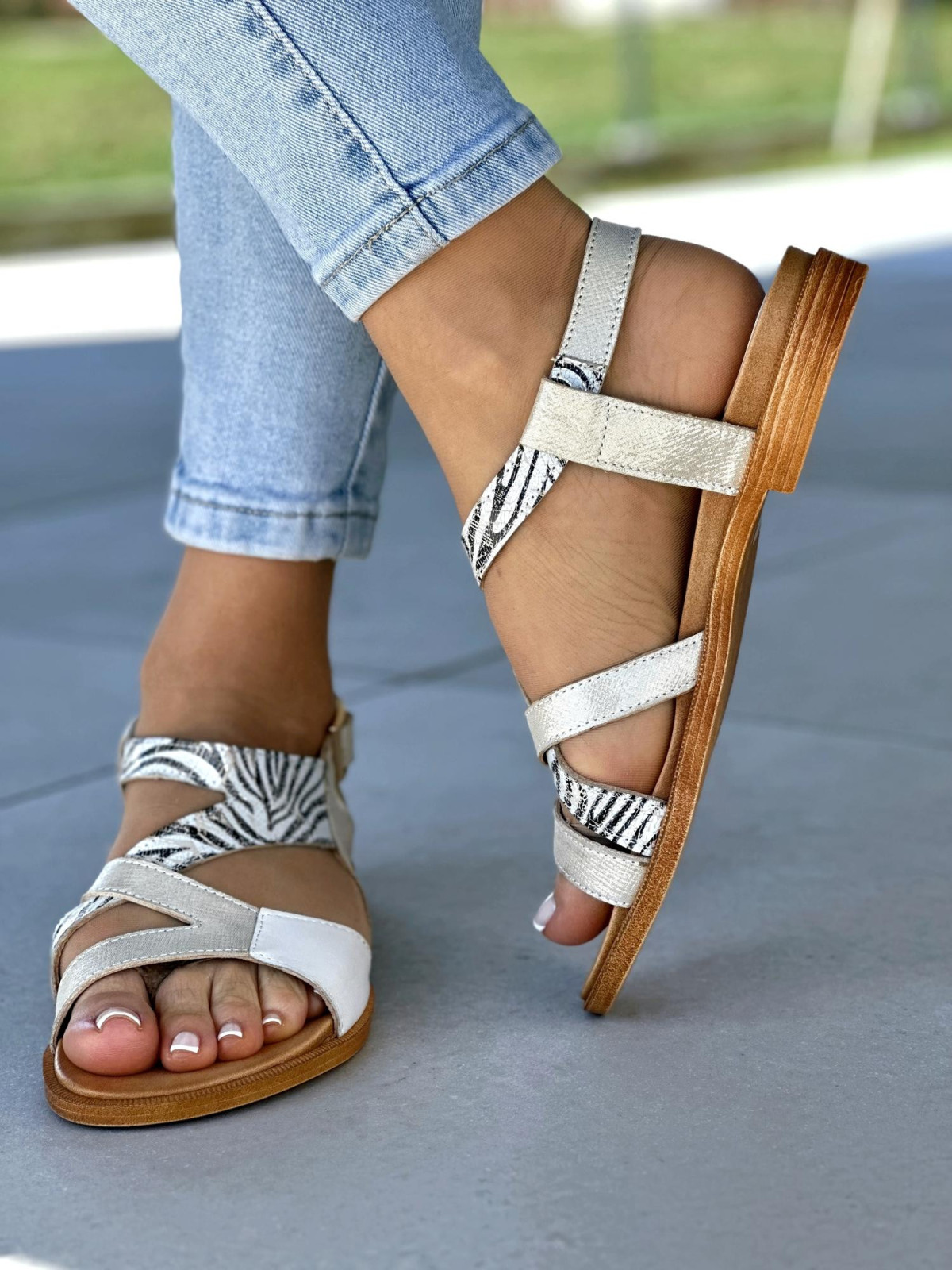 Subtelne wielokolorowe sandały damskie, skóra naturalna