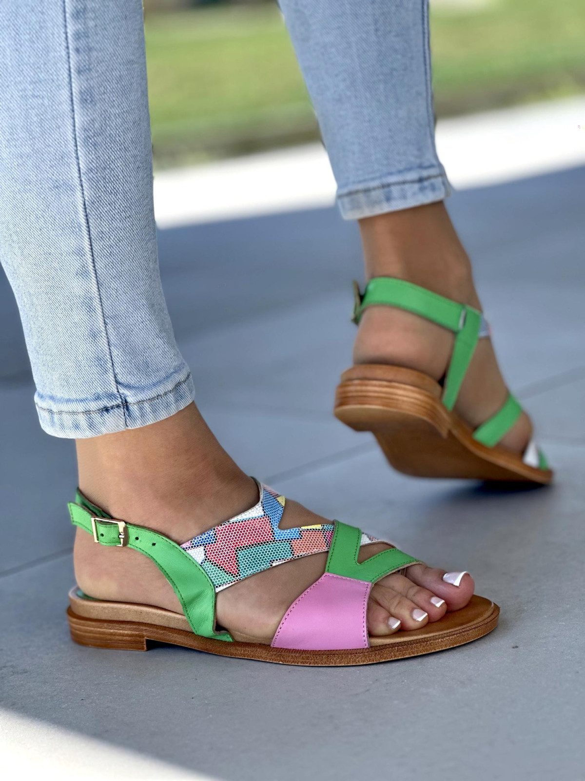 Delikatne wielokolorowe sandały damskie, skóra naturalna