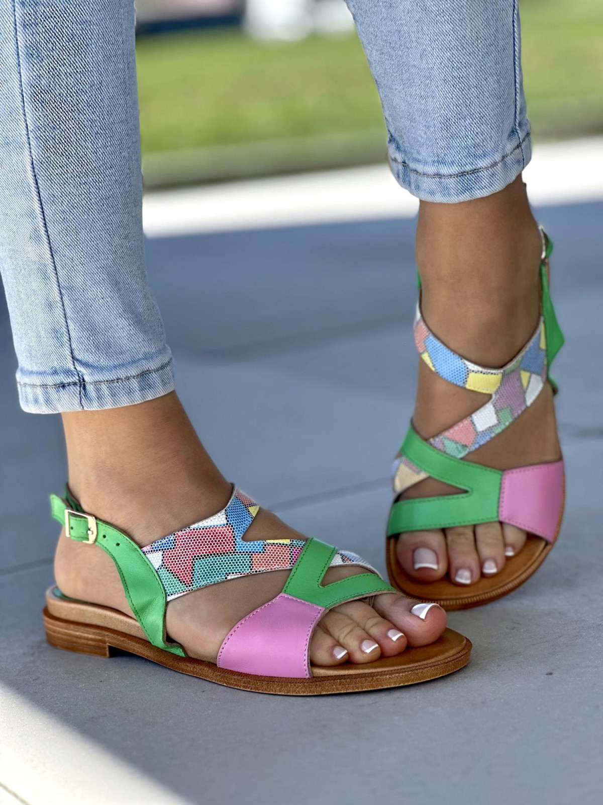 Delikatne wielokolorowe sandały damskie, skóra naturalna