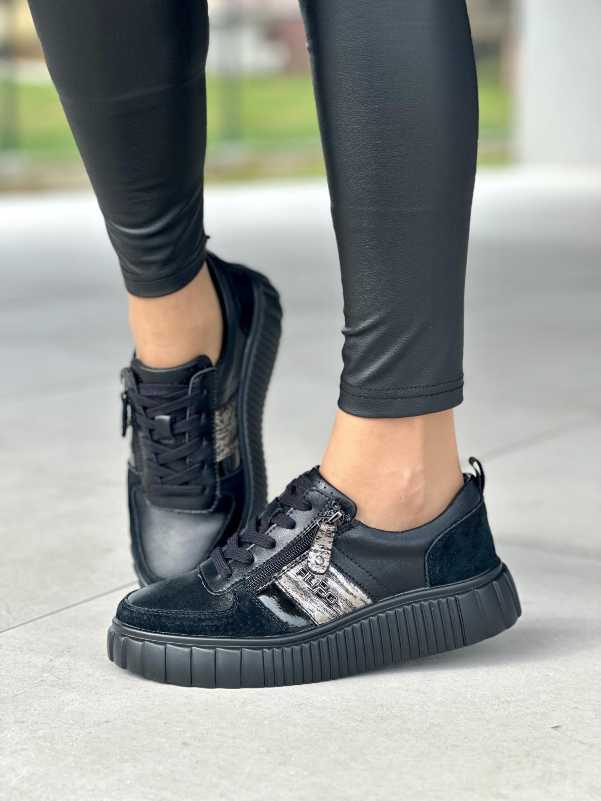 Lekkie czarne trampki damskie, skóra naturalna