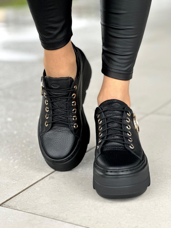 Wyjątkowe czarne trampki damskie ze złotymi detalami, skóra naturalna