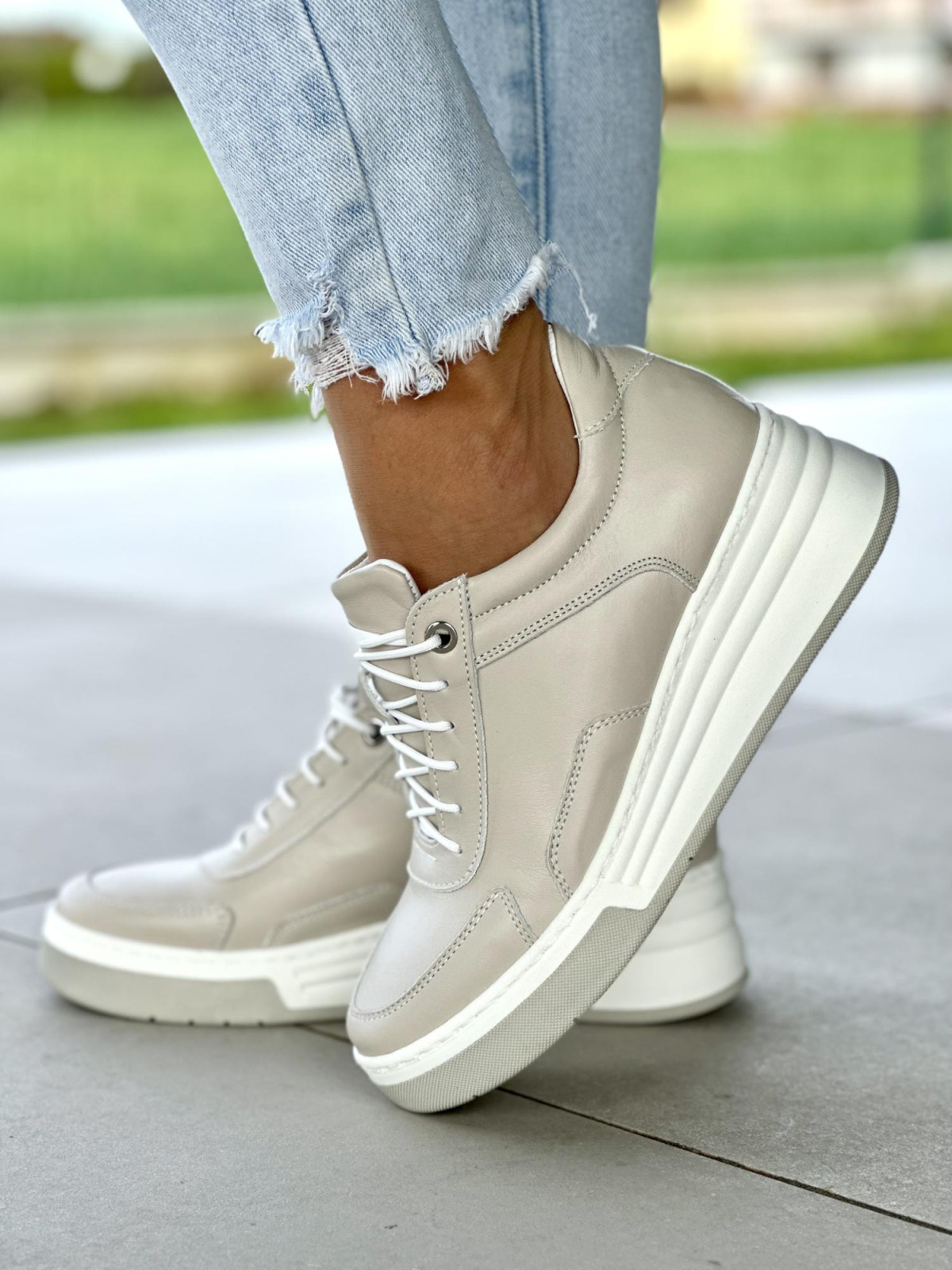 Beżowe trampki damskie skóra naturalna