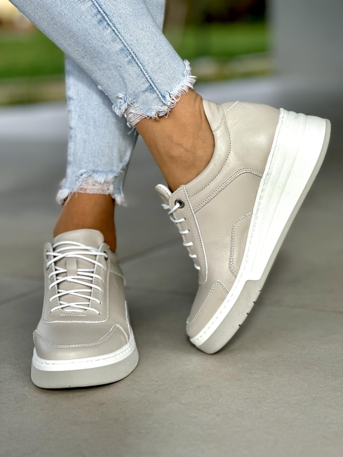 Beżowe trampki damskie skóra naturalna