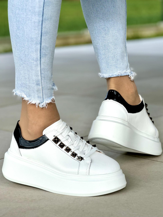 Lekkie białe trampki damskie na wyższej podeszwie, skóra naturalna