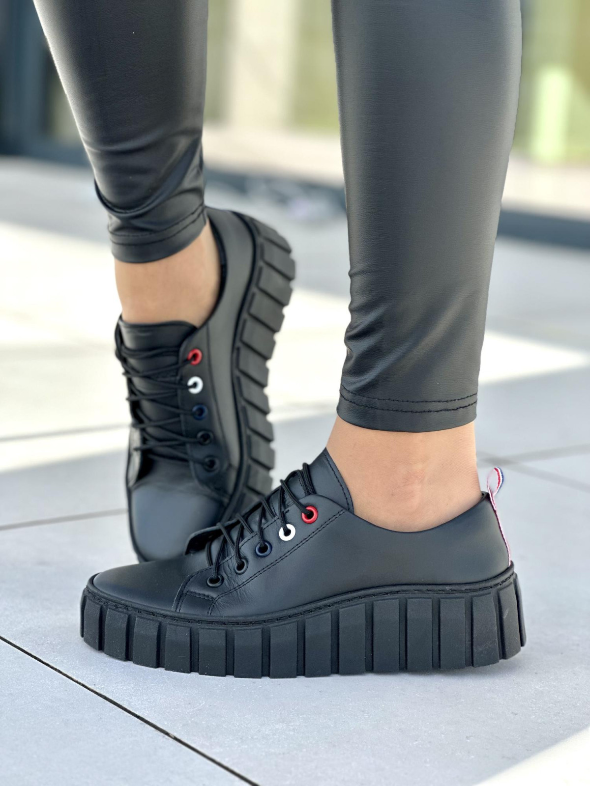 Czarne trampki damskie skóra naturalna