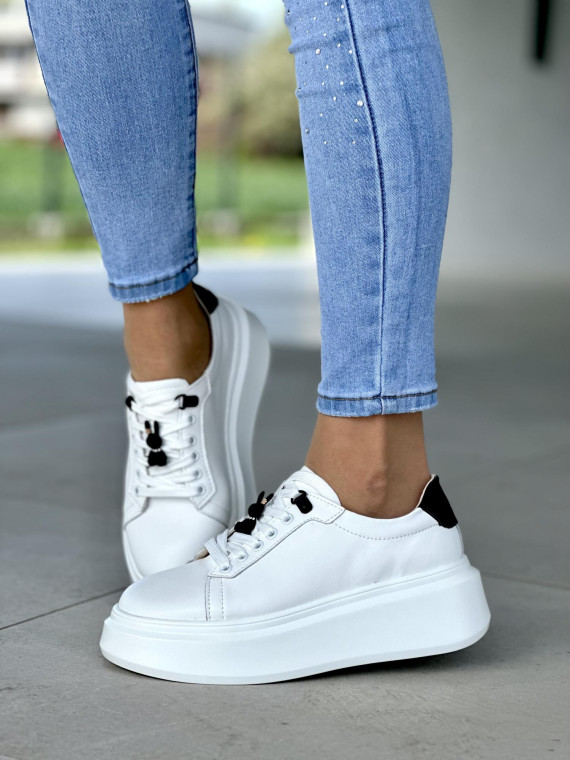 Lekkie białe trampki damskie z czarnymi detalami, skóra naturalna