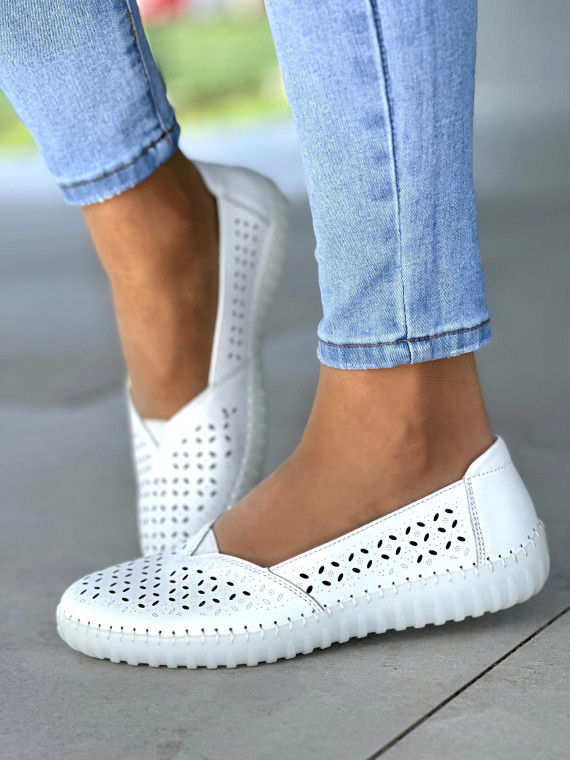 Biale-bardzo-miekkie-ekkie-mokasyny-ze-skory-naturalnej