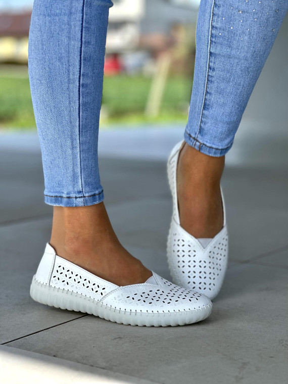 Biale-bardzo-miekkie-ekkie-mokasyny-ze-skory-naturalnej