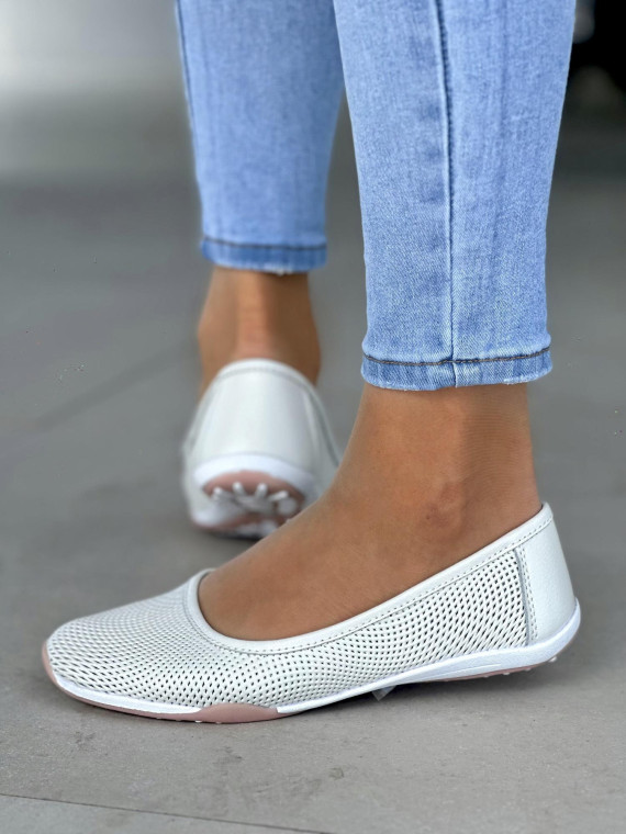 Miekkie-wygodne-białe-baleriny-ze-skóry-naturalnej