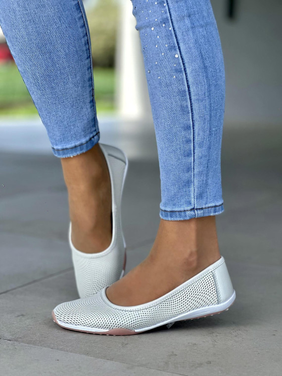 Miekkie-wygodne-białe-baleriny-ze-skóry-naturalnej
