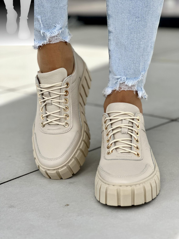 Bezowe-trampki-ze-skory-naturalnej