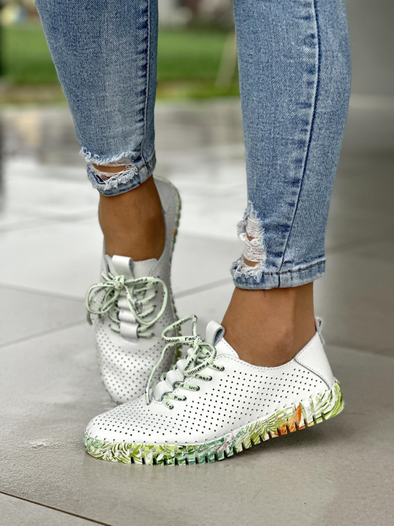 Wygodne ażurowe białe trampki damskie na kolorowej podeszwie, skóra naturalna