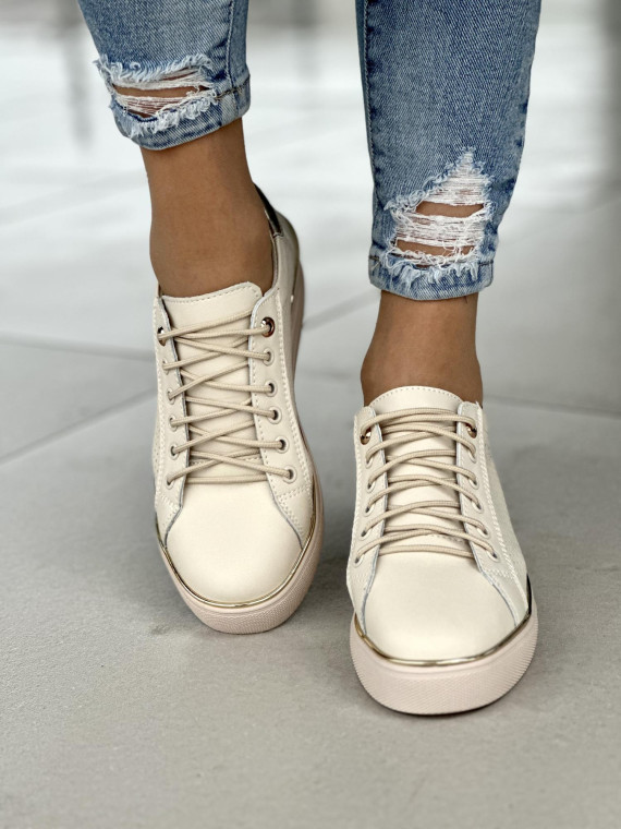 Bezowe-trampki-damskie-skorzane-na-lekkiej-koturnie