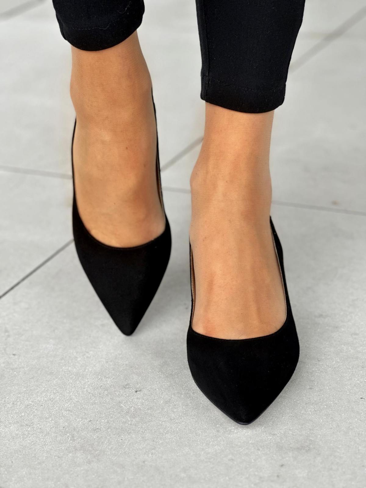 Eleganckie czarne czółenka damskie na niskim obcasie, skóra naturalna