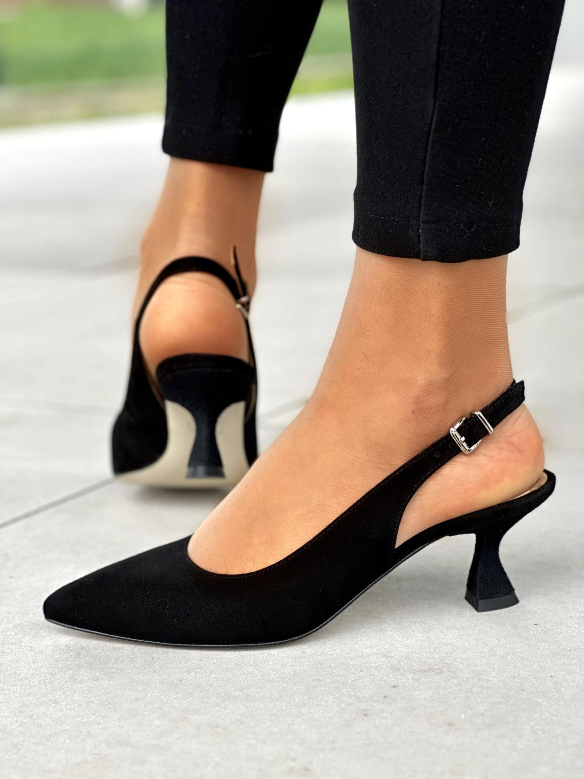 Eleganckie czarne czółenka damskie na niskim obcasie, skóra naturalna