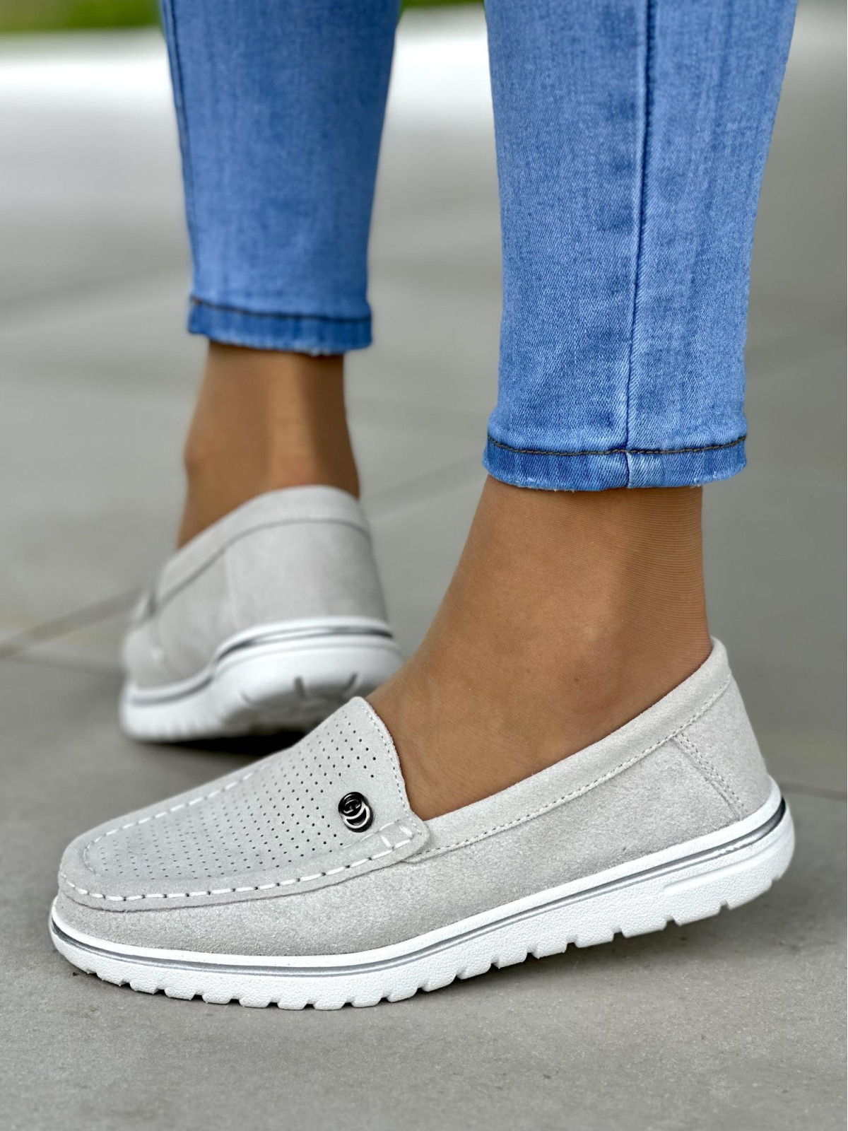 Komfortowe i lekkie szare mokasyny damskie, skóra naturalna