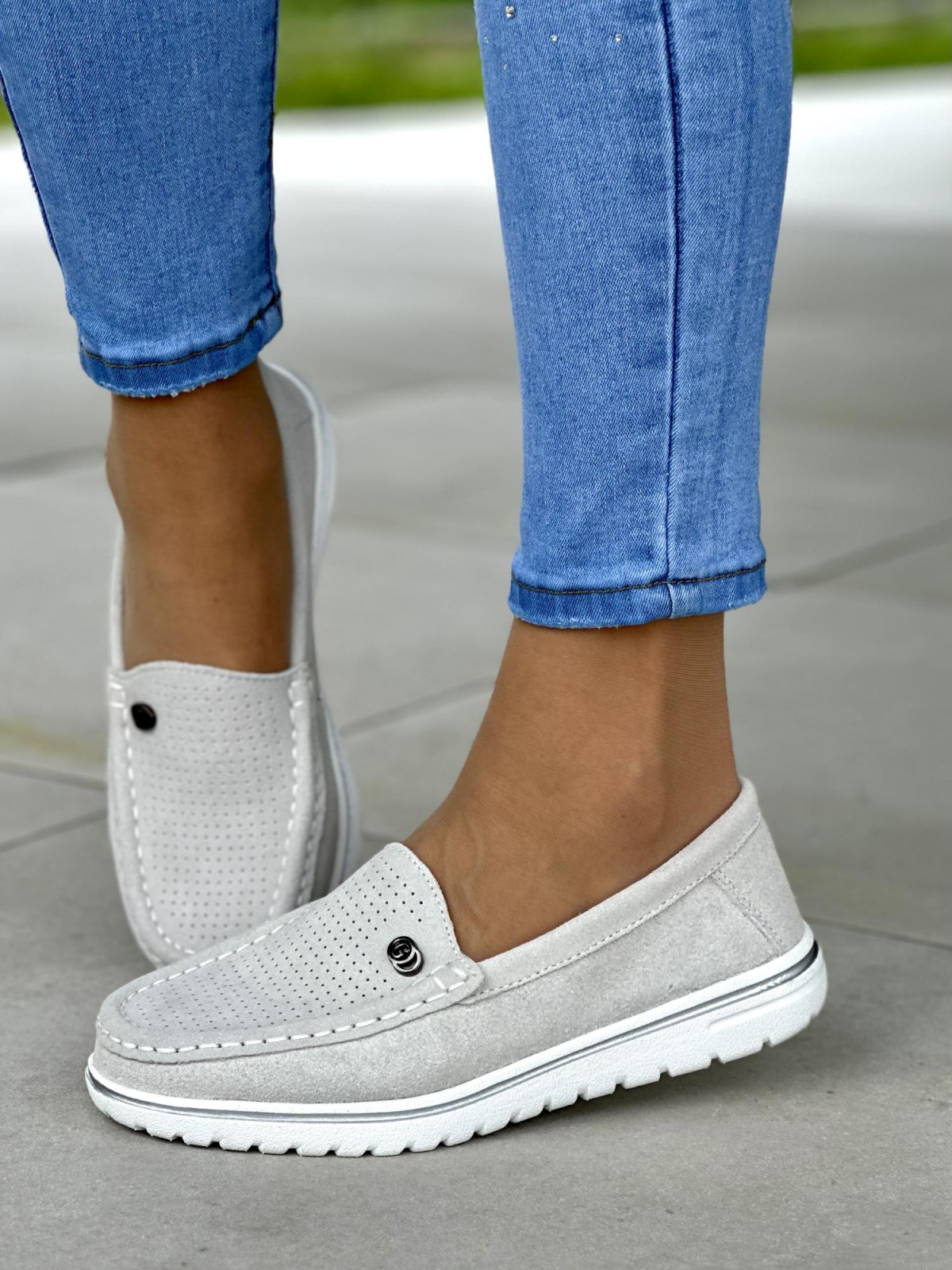 Komfortowe i lekkie szare mokasyny damskie, skóra naturalna