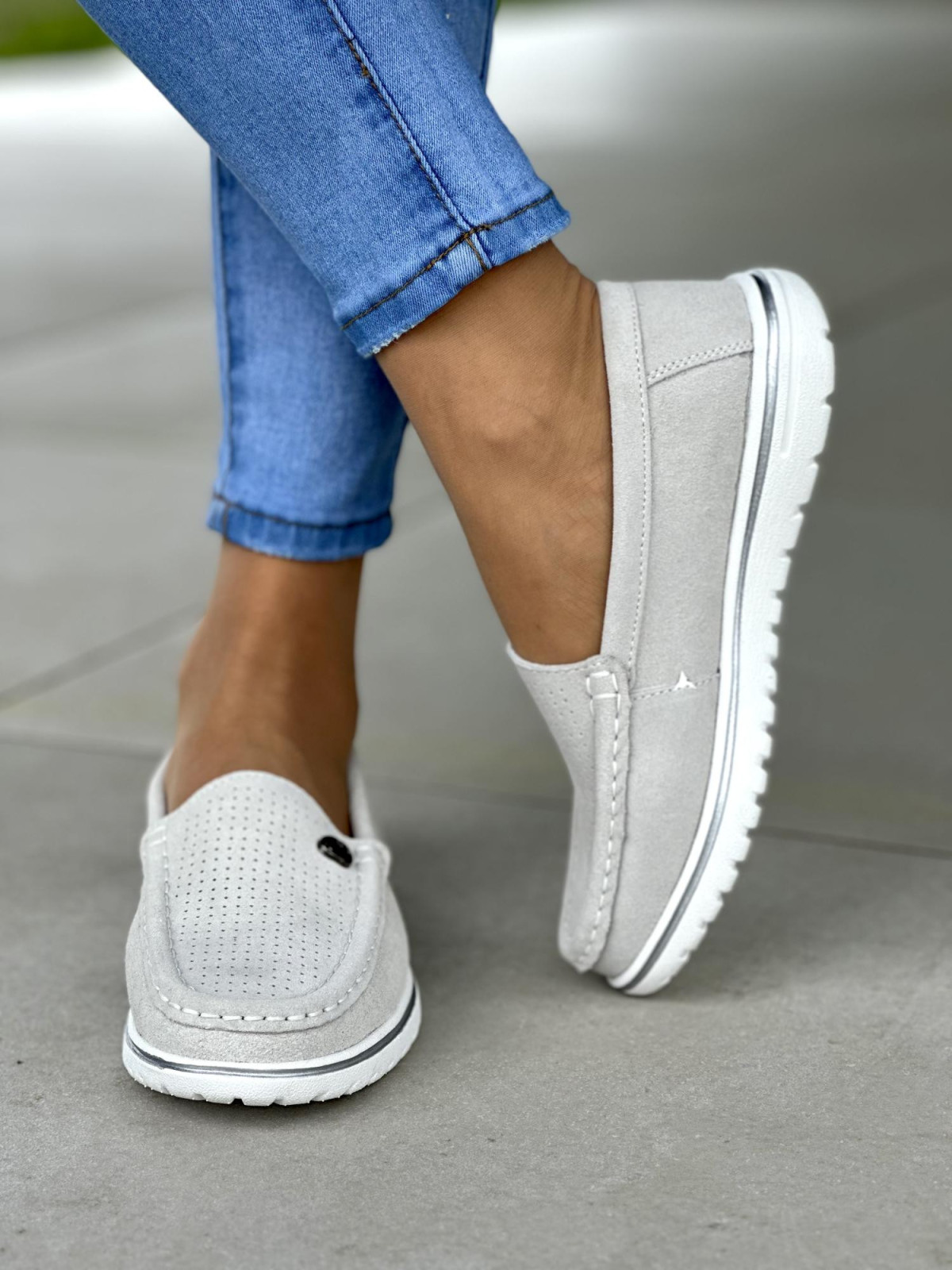 Komfortowe i lekkie szare mokasyny damskie, skóra naturalna