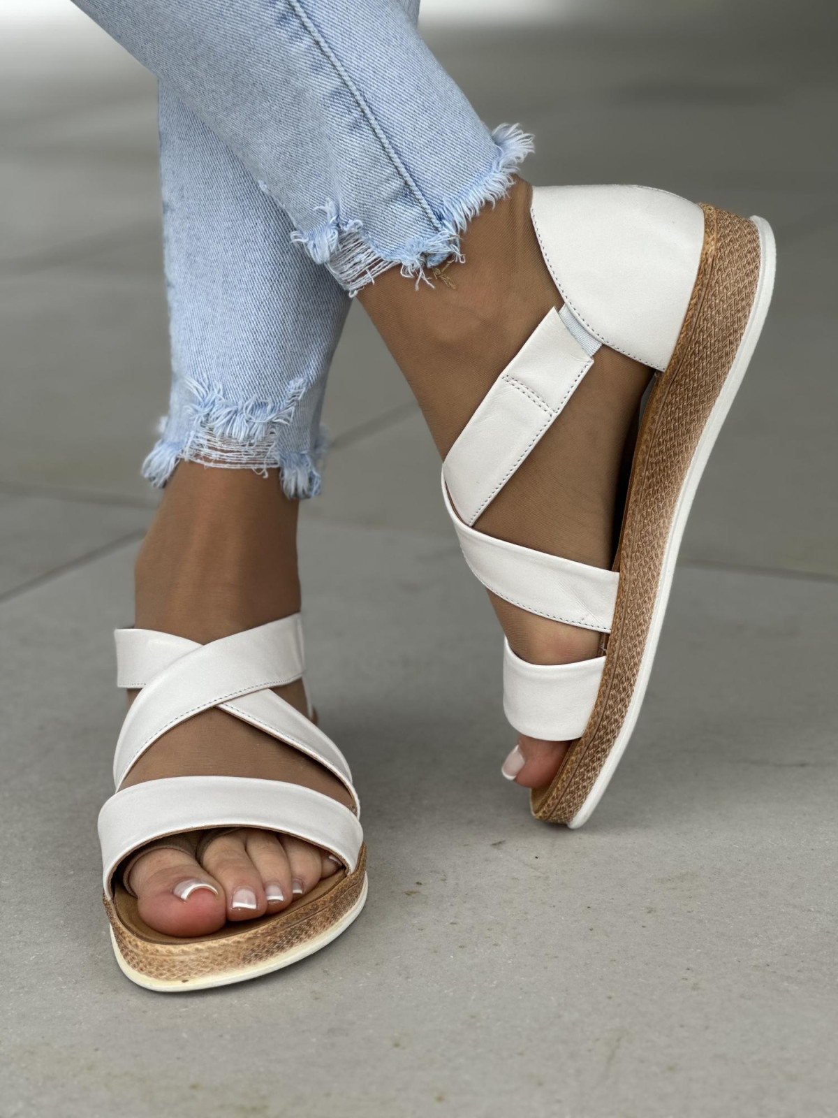 Ecru sandały damskie skóra naturalna