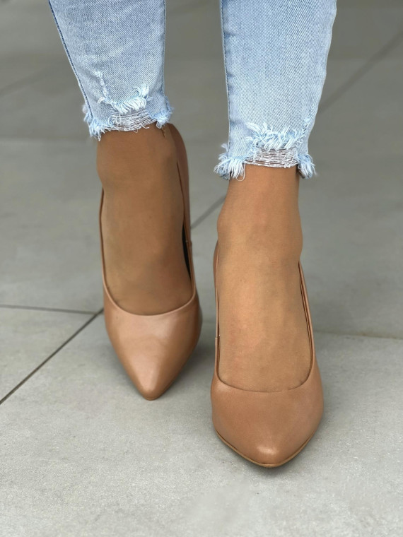 Beżowe czółenka damskie na słupku, skóra naturalna