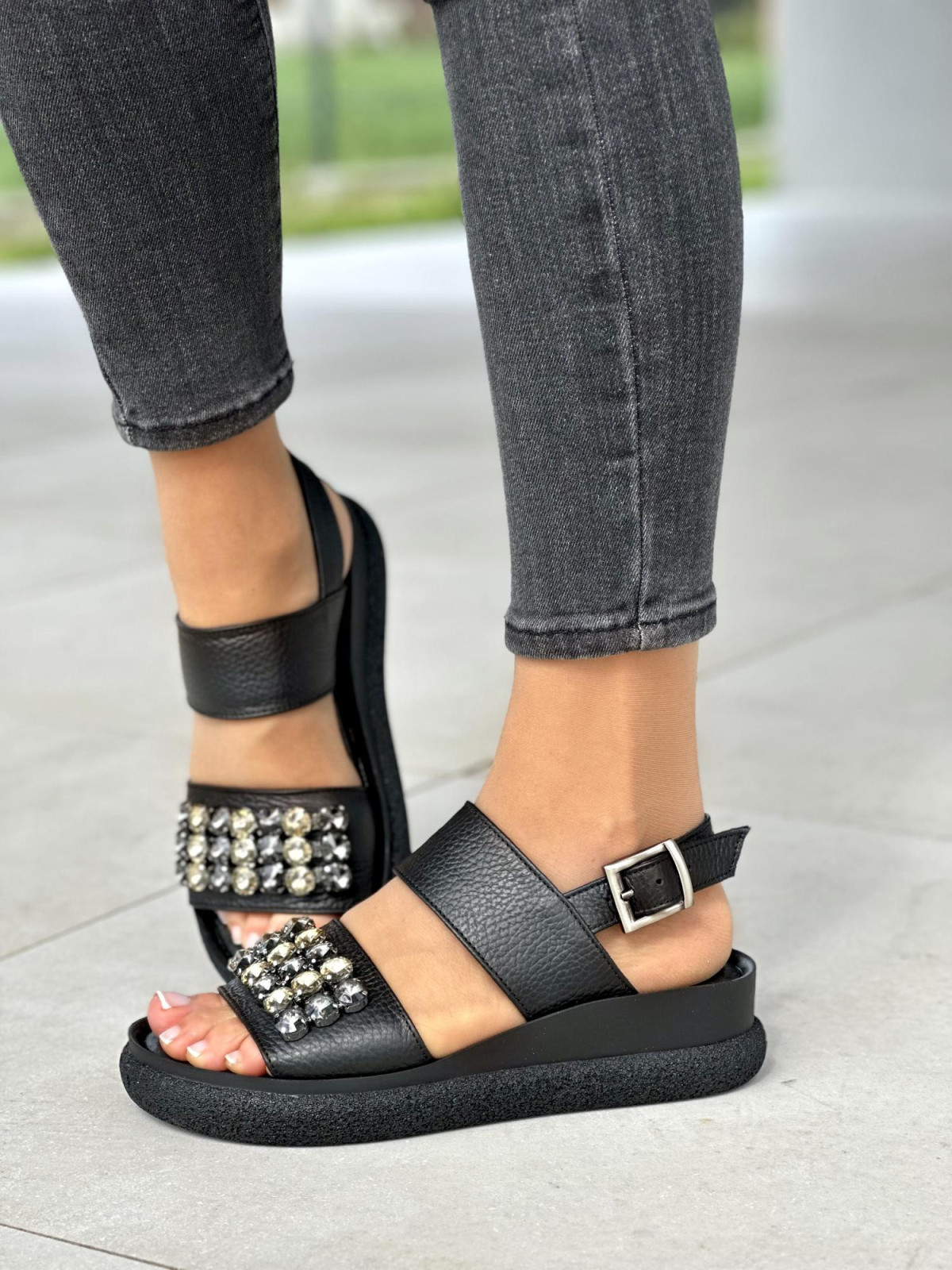 Czarne sandały damskie z ozdobnymi kryształkami, skóra naturalna