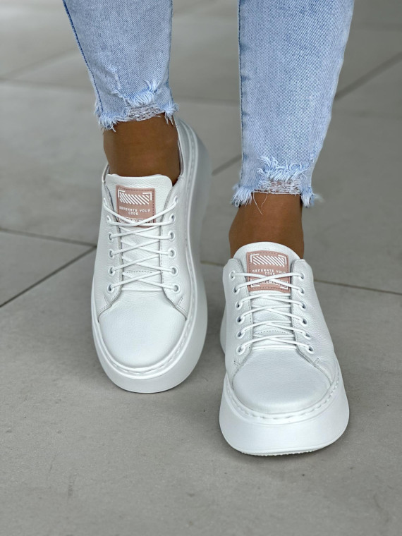 Biale-trampki-damskie-skorzane