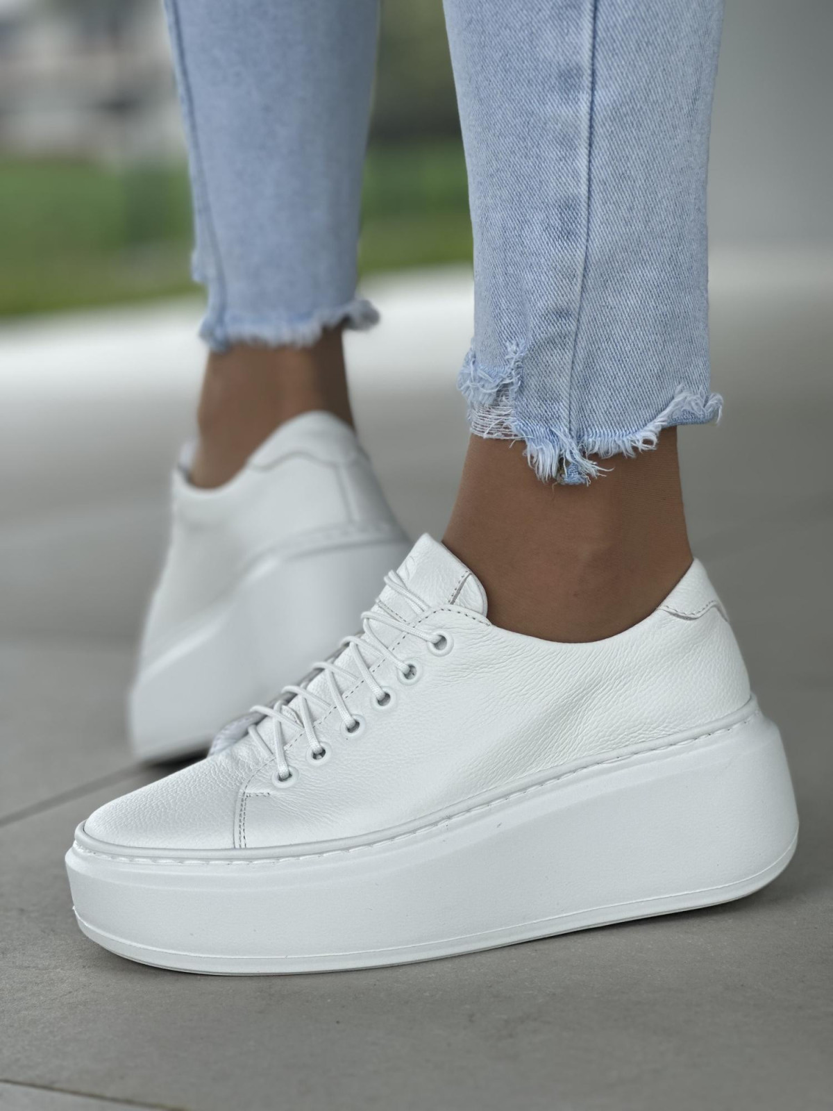 Wygodne białe trampki damskie, skóra naturalna