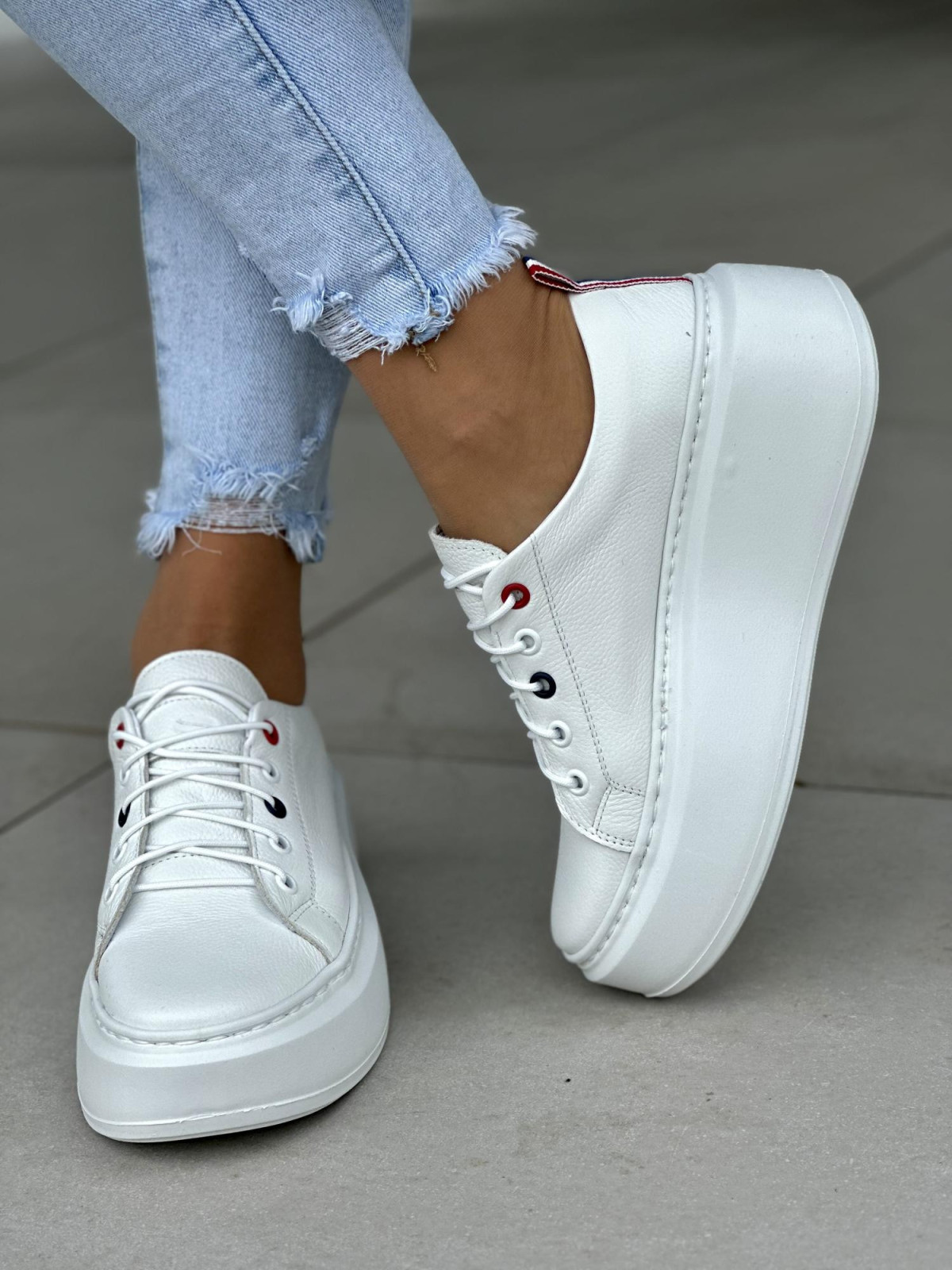 Wygodne białe trampki damskie, skóra naturalna