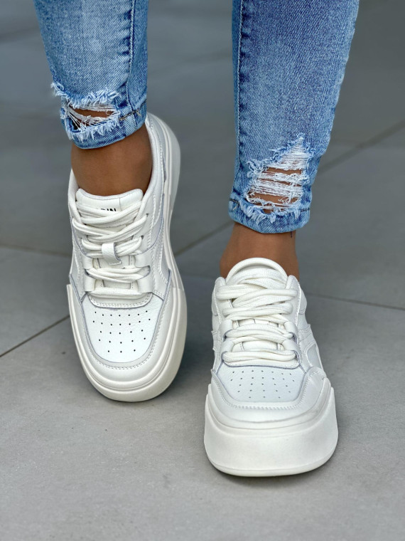 Białe trampki damskie z ozdobnym sznurowaniem, skóra naturalna