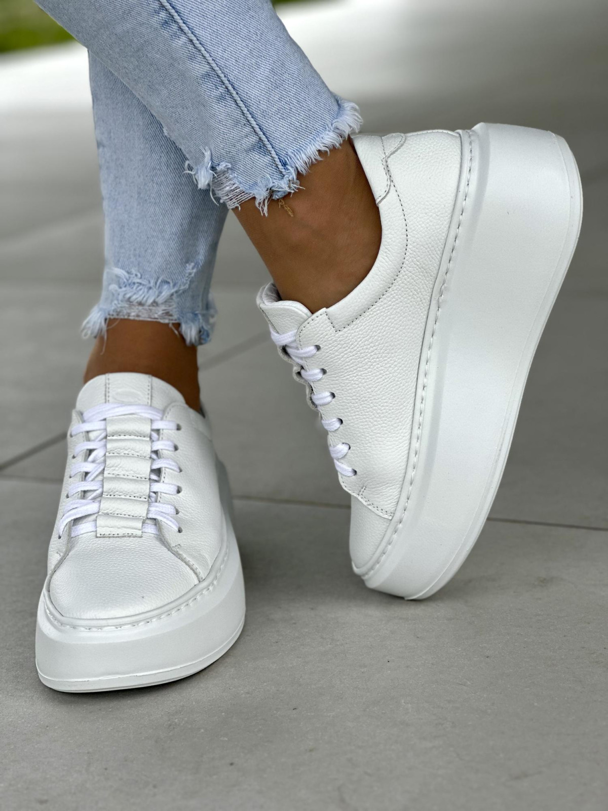 Wygodne białe sneakersy damskie, skóra naturalna