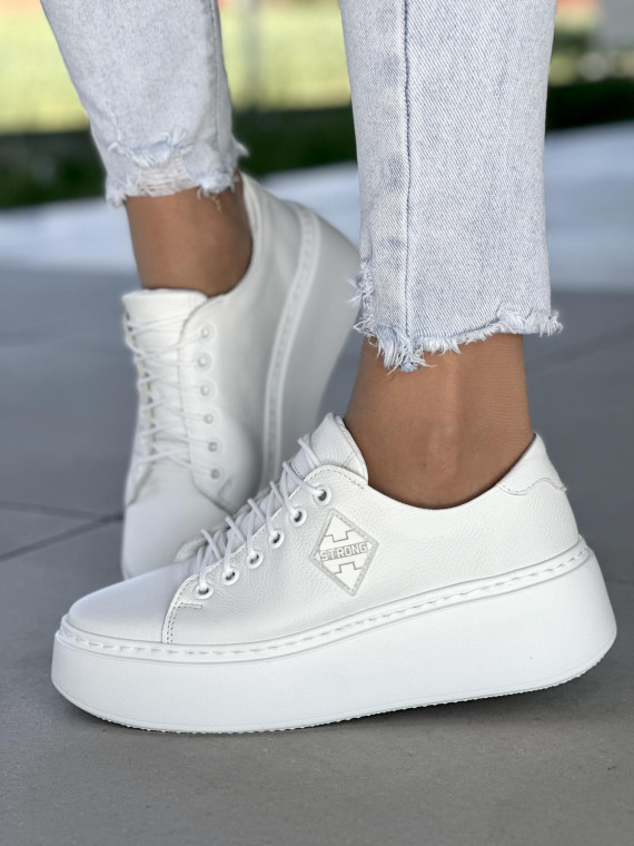 Białe trampki damskie z ozdobą, skóra naturalna