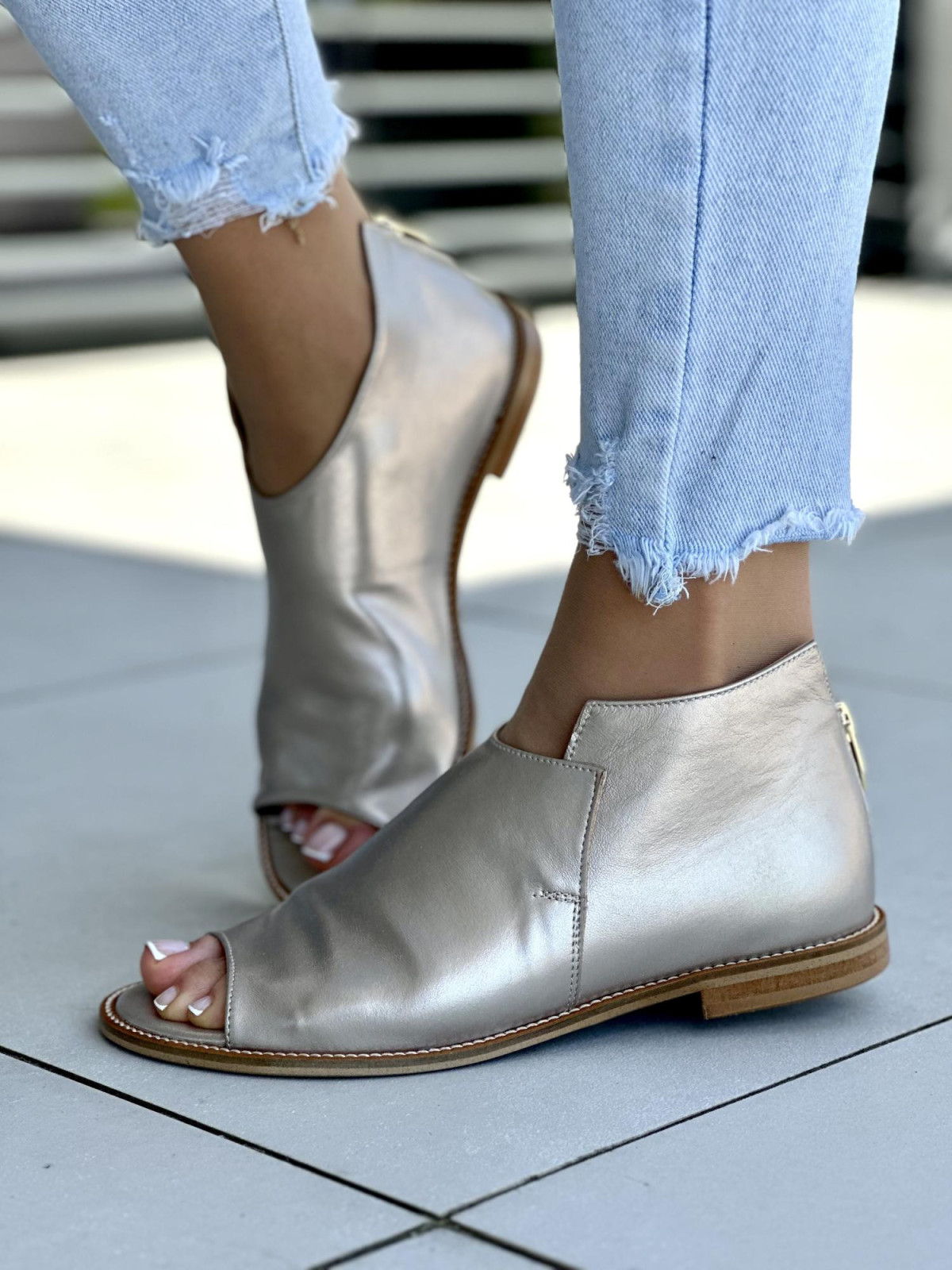 Zlote-sandały-OLEKSY-ze-skory-naturalnej