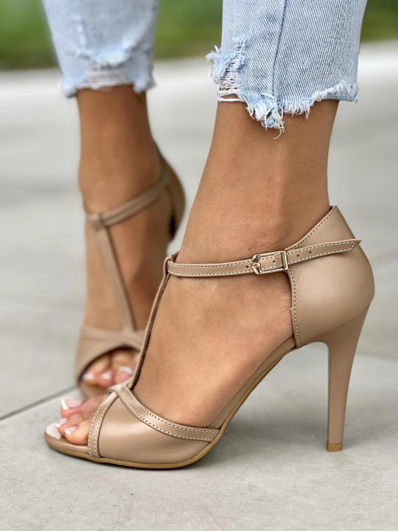 Piekne-klasyczne-bezowe-sandaly-damskie-OLEKSY-wykonane-ze-skory-naturalnej