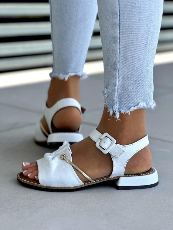 Biale-sandaly-damskie-skorzane