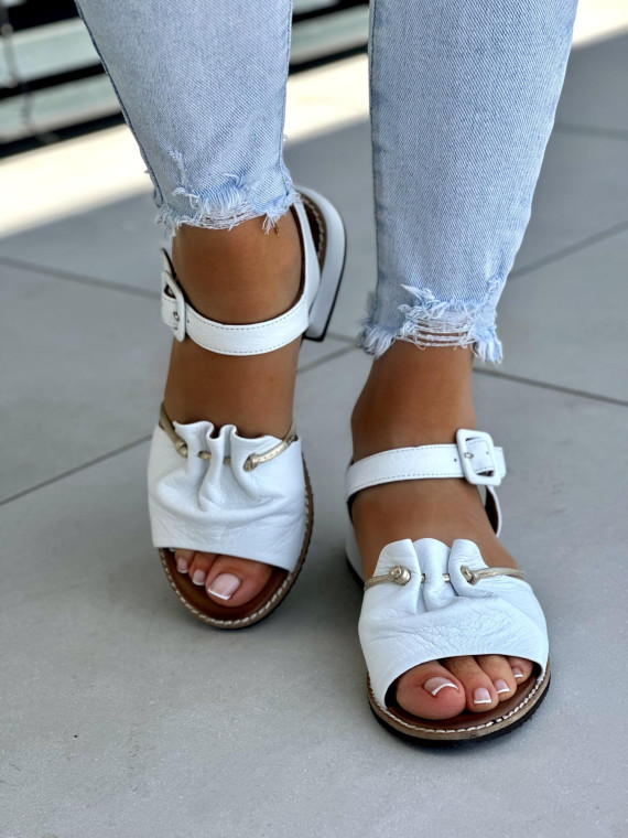Biale-sandaly-damskie-skorzane