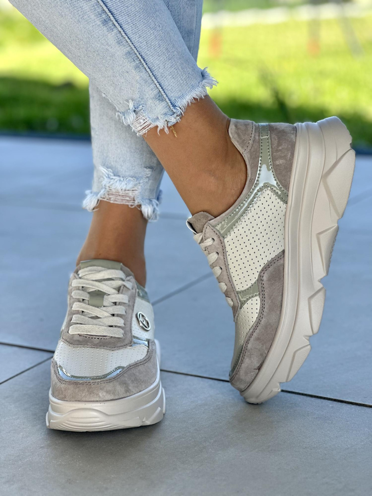 Multikolorowe-miekkie-i-lekkie-sneakersy-ze-skory-naturalnej