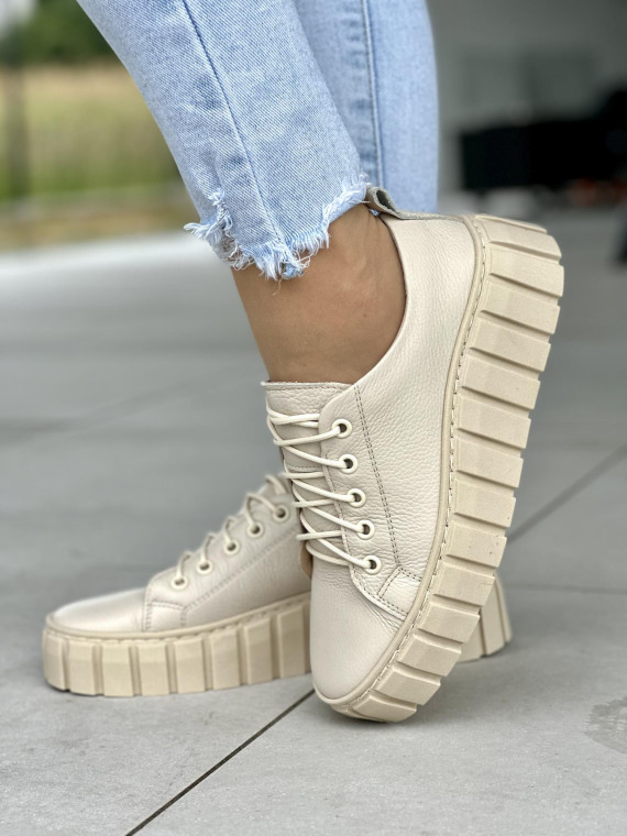 Bezowe-trampki-damskie-skorzane-OLEKSY-polskiej-produkcji-na-grubej-podeszwie