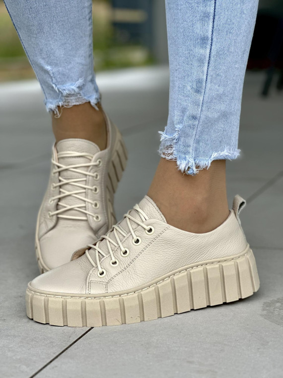 Bezowe-trampki-damskie-skorzane-OLEKSY-polskiej-produkcji-na-grubej-podeszwie