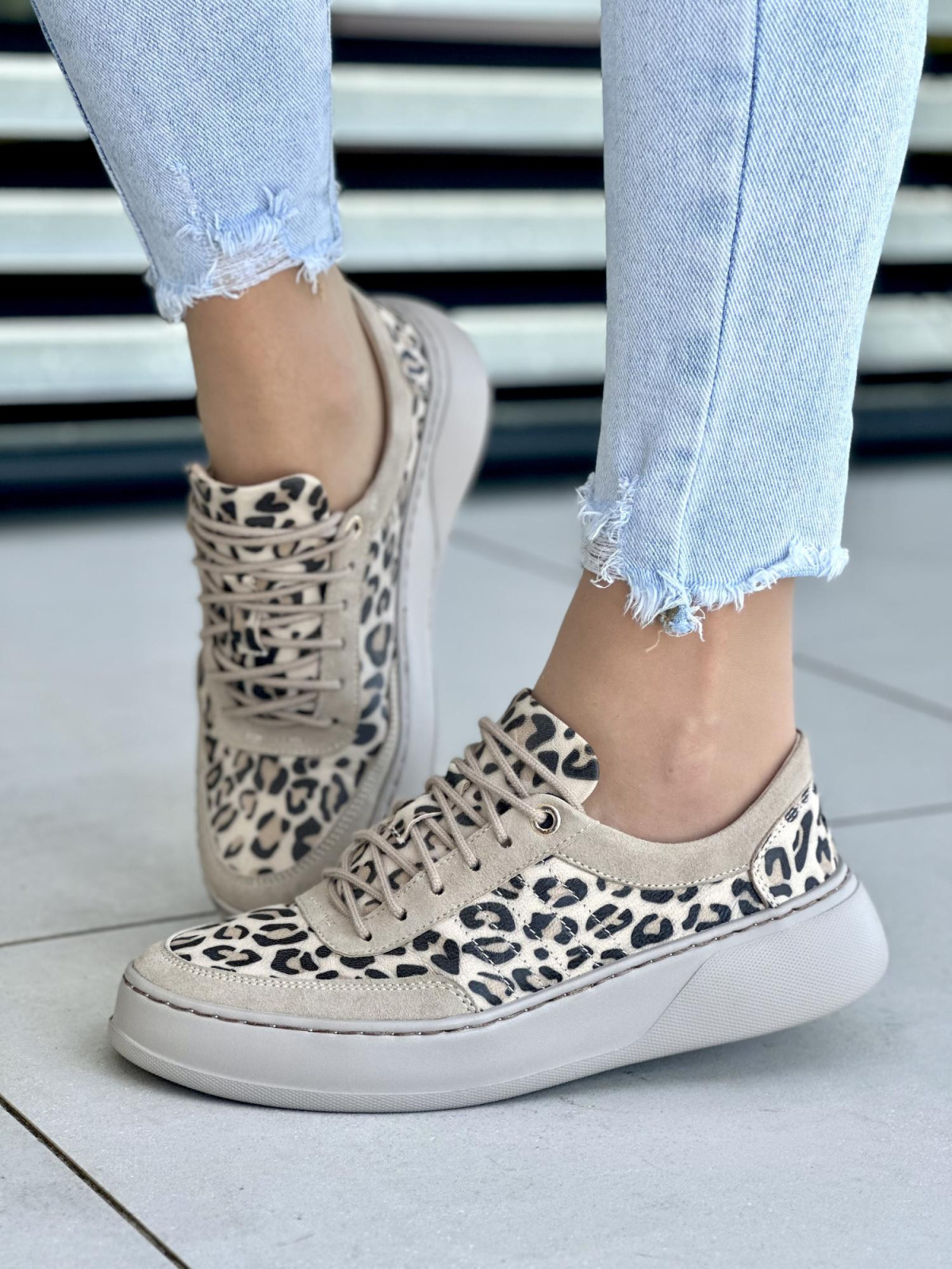 Bezowe-trampki-ze-skory-naturalnej-OLEKSY-polskiej-produkcji