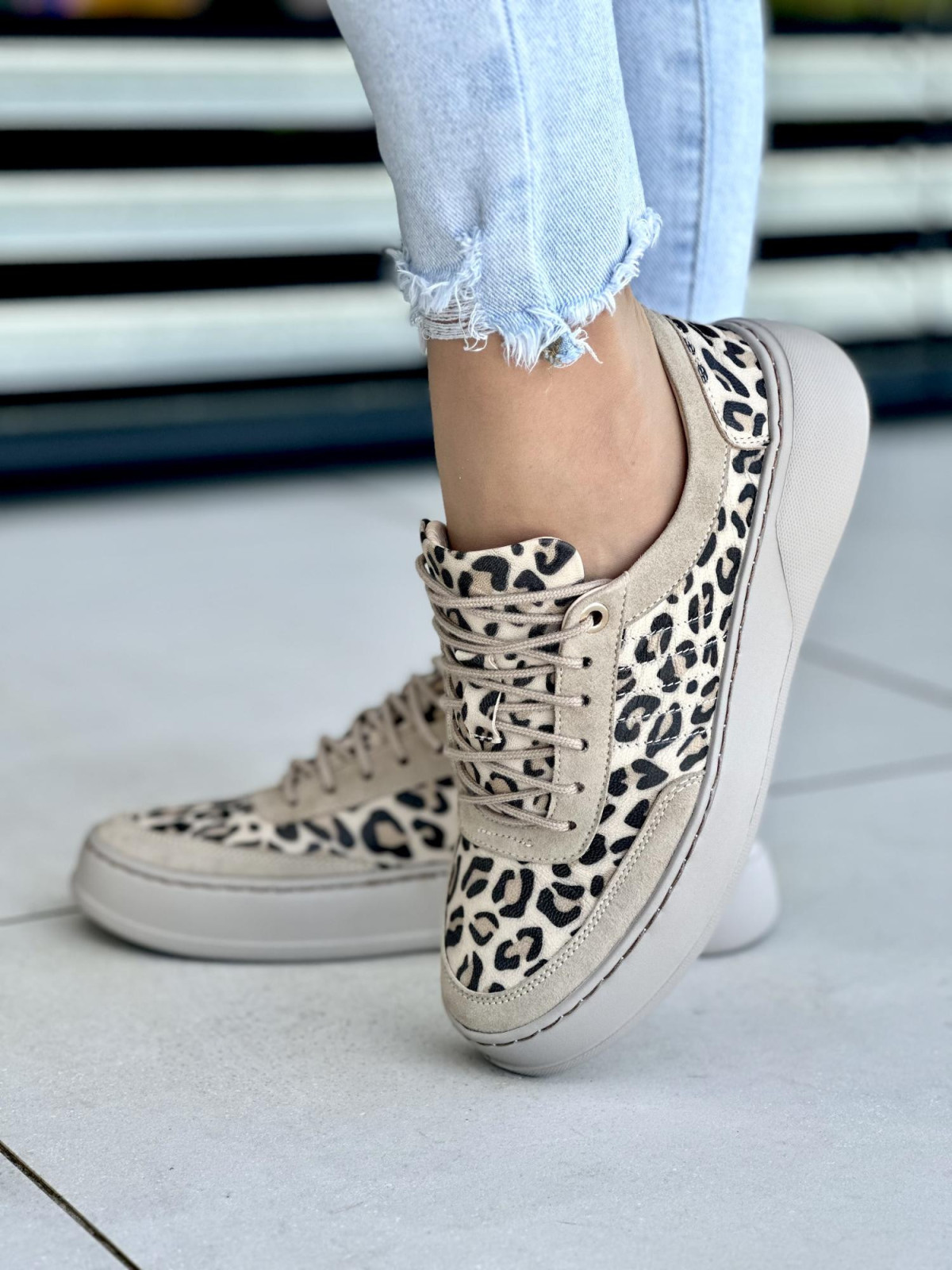 Bezowe-trampki-ze-skory-naturalnej-OLEKSY-polskiej-produkcji