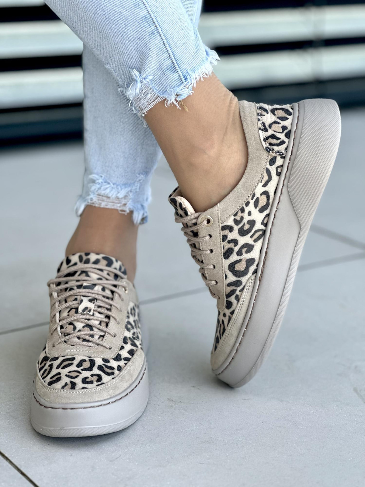 Bezowe-trampki-ze-skory-naturalnej-OLEKSY-polskiej-produkcji