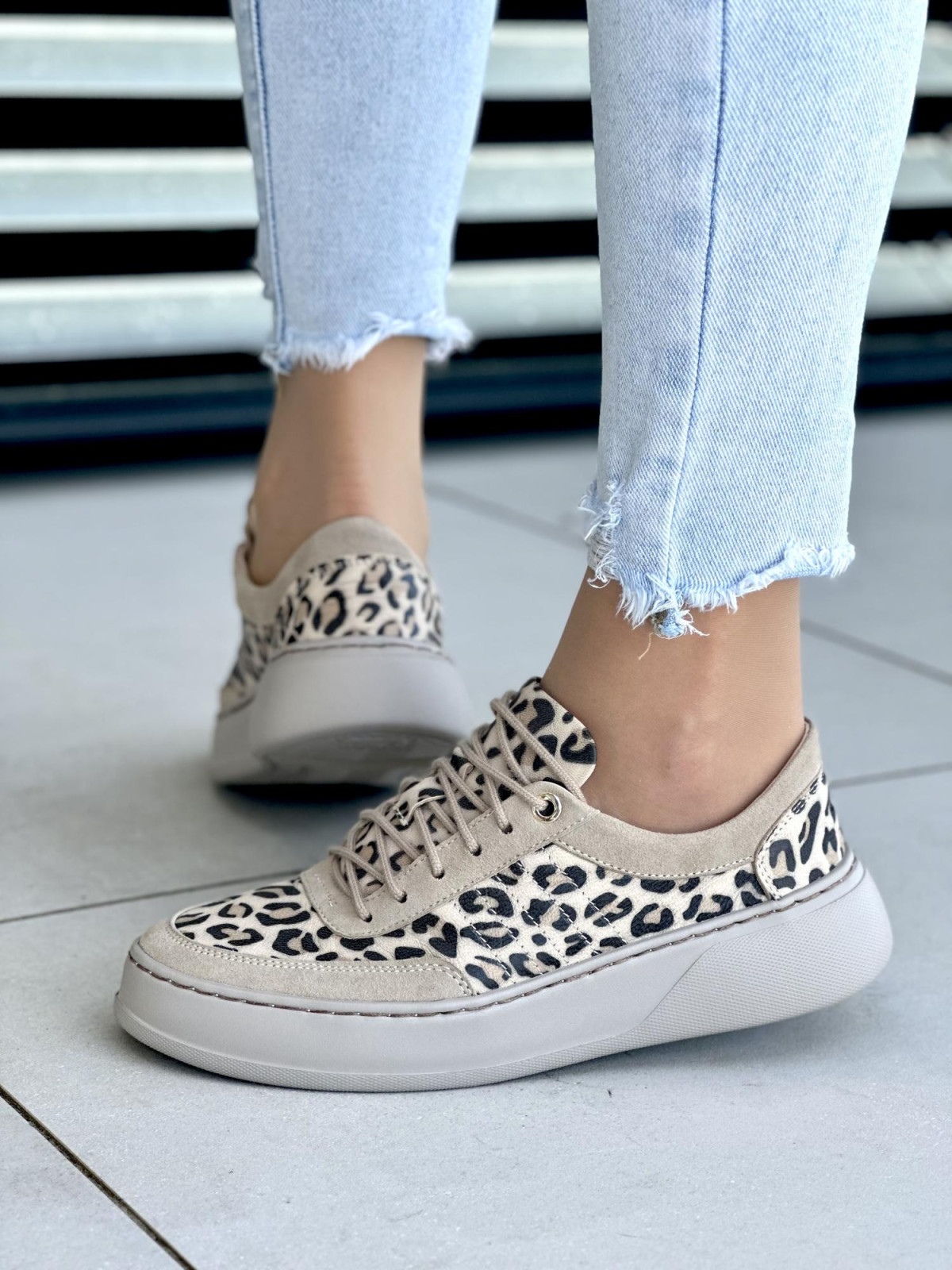 Bezowe-trampki-ze-skory-naturalnej-OLEKSY-polskiej-produkcji