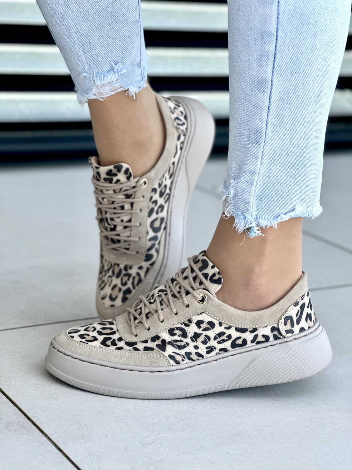 Bezowe-trampki-ze-skory-naturalnej-OLEKSY-polskiej-produkcji