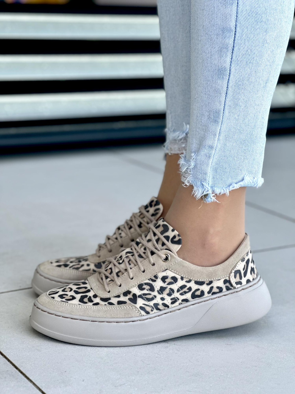 Bezowe-trampki-ze-skory-naturalnej-OLEKSY-polskiej-produkcji