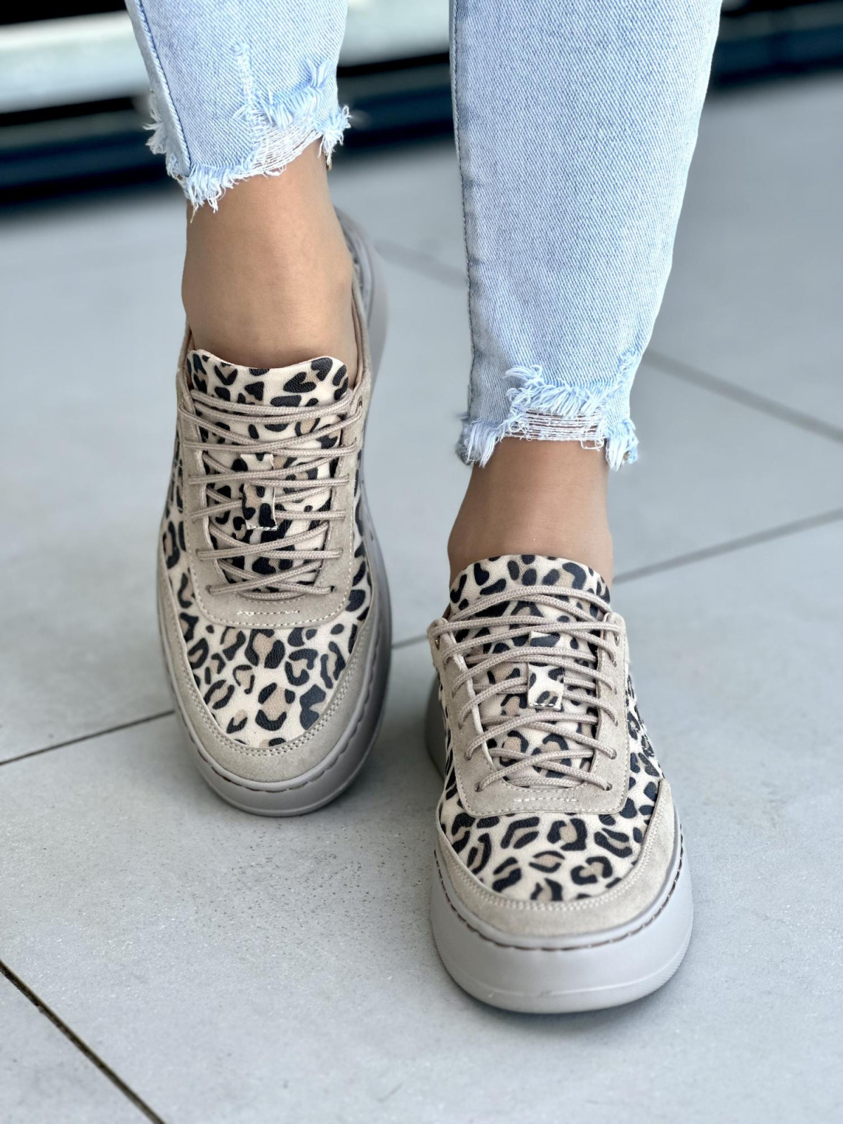 Bezowe-trampki-ze-skory-naturalnej-OLEKSY-polskiej-produkcji