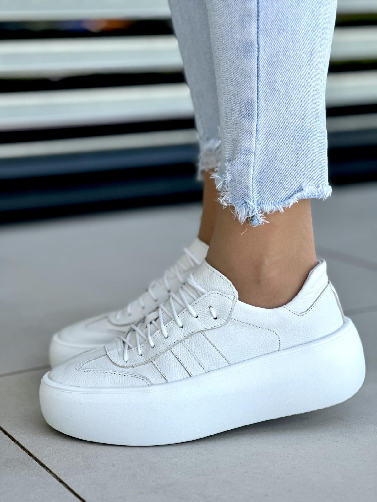 Białe-trampki-damskie-skorzane-OLEKSY