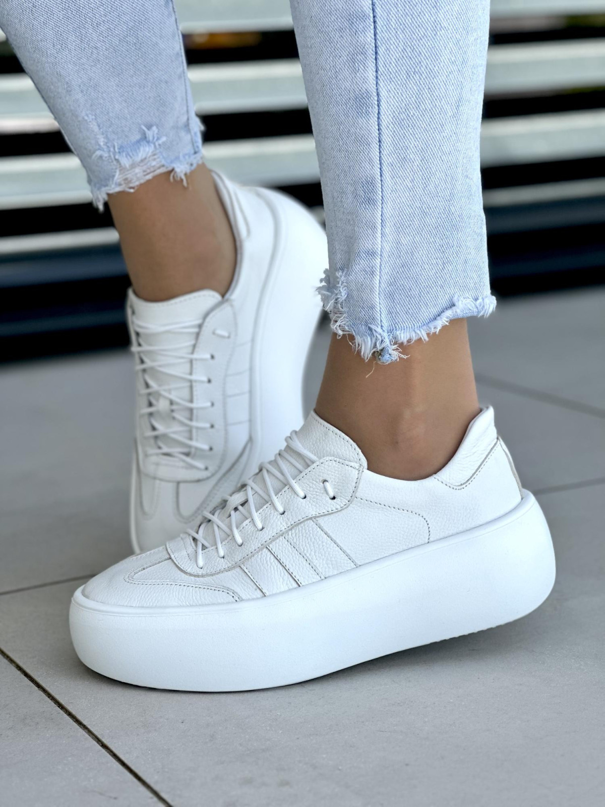 Białe-trampki-damskie-skorzane-OLEKSY