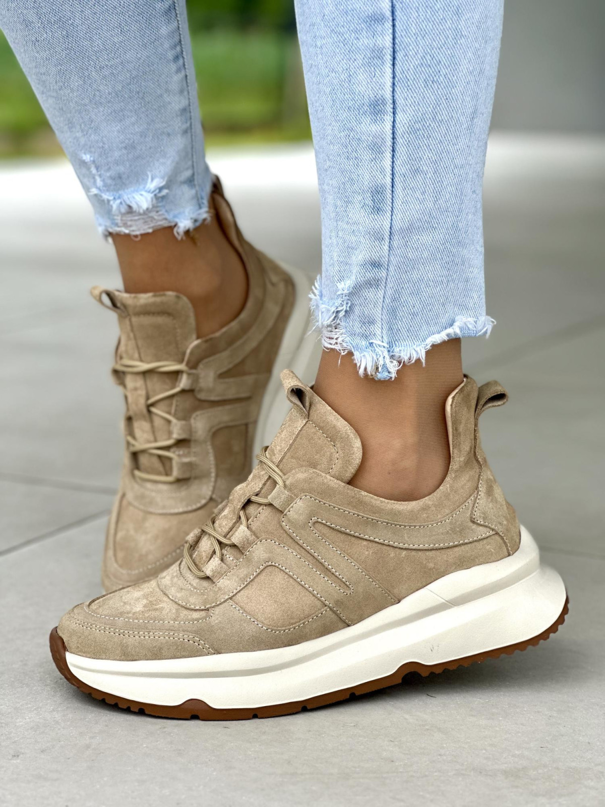 Bezowe-sneakersy-OLEKSY-ze-skory-naturalnej-polskiej-produkcji