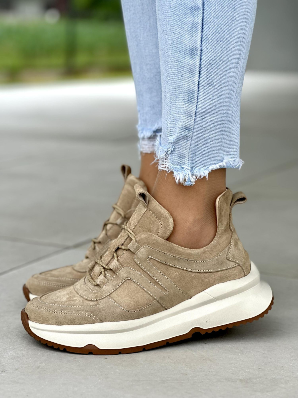 Bezowe-sneakersy-OLEKSY-ze-skory-naturalnej-polskiej-produkcji