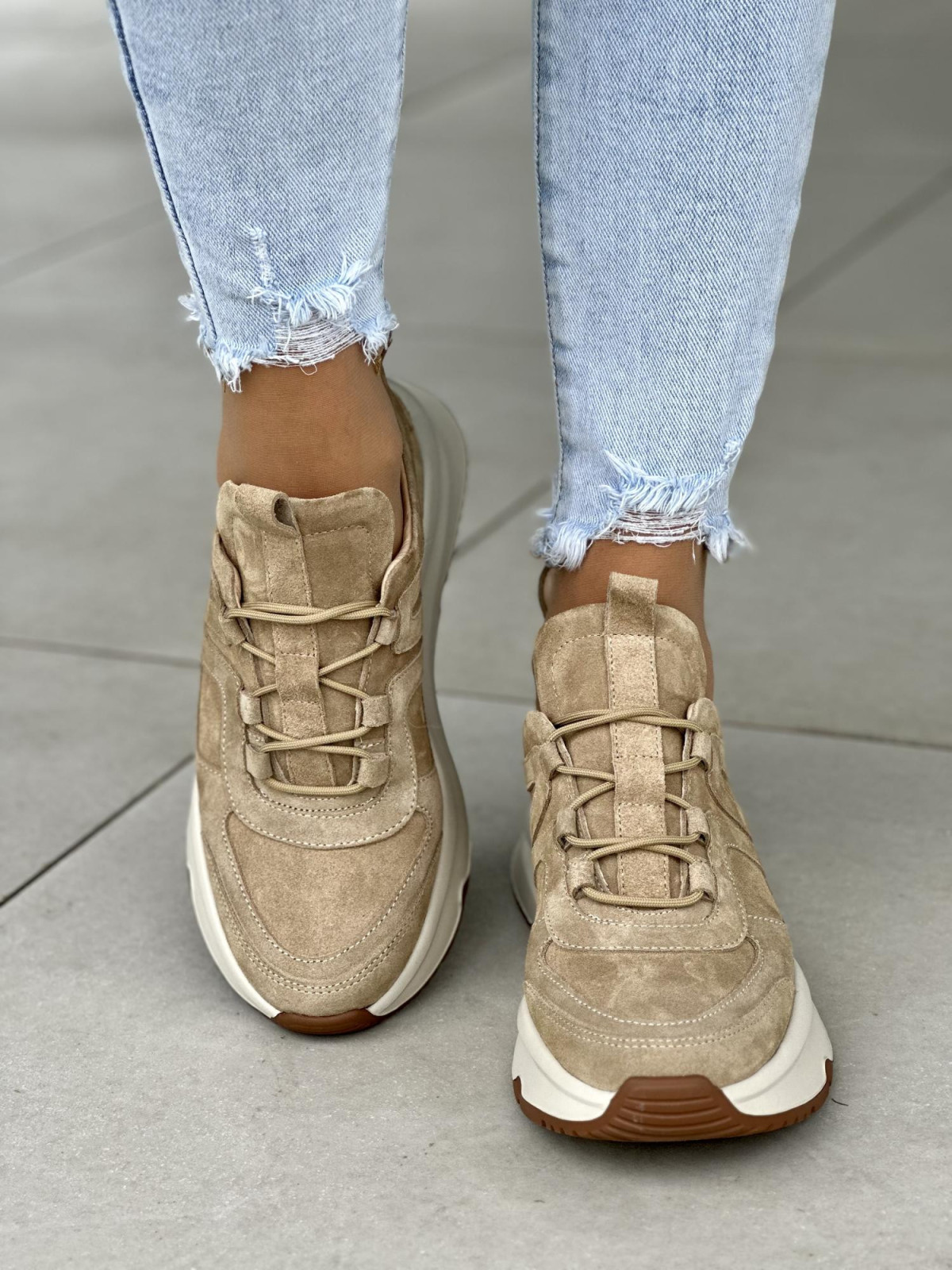 Bezowe-sneakersy-OLEKSY-ze-skory-naturalnej-polskiej-produkcji